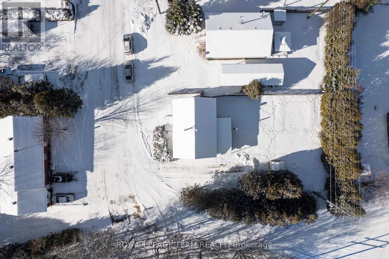 21 Philip Street, Madawaska Valley, ON - Outdoor