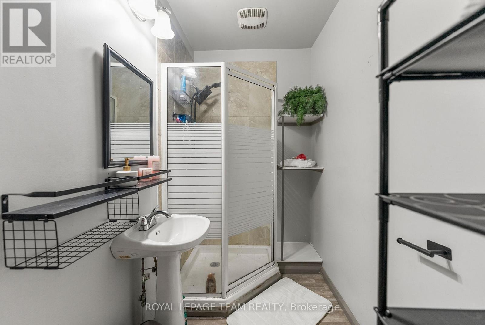 21 Philip Street, Madawaska Valley, ON - Indoor