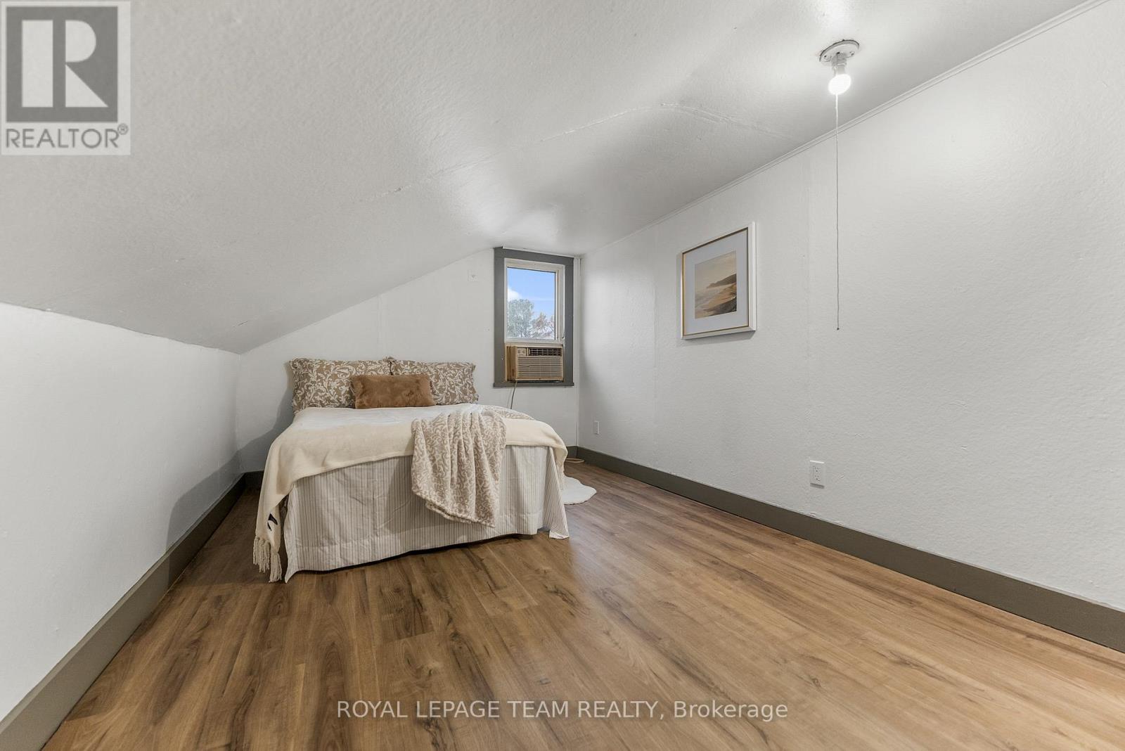 21 Philip Street, Madawaska Valley, ON - Indoor