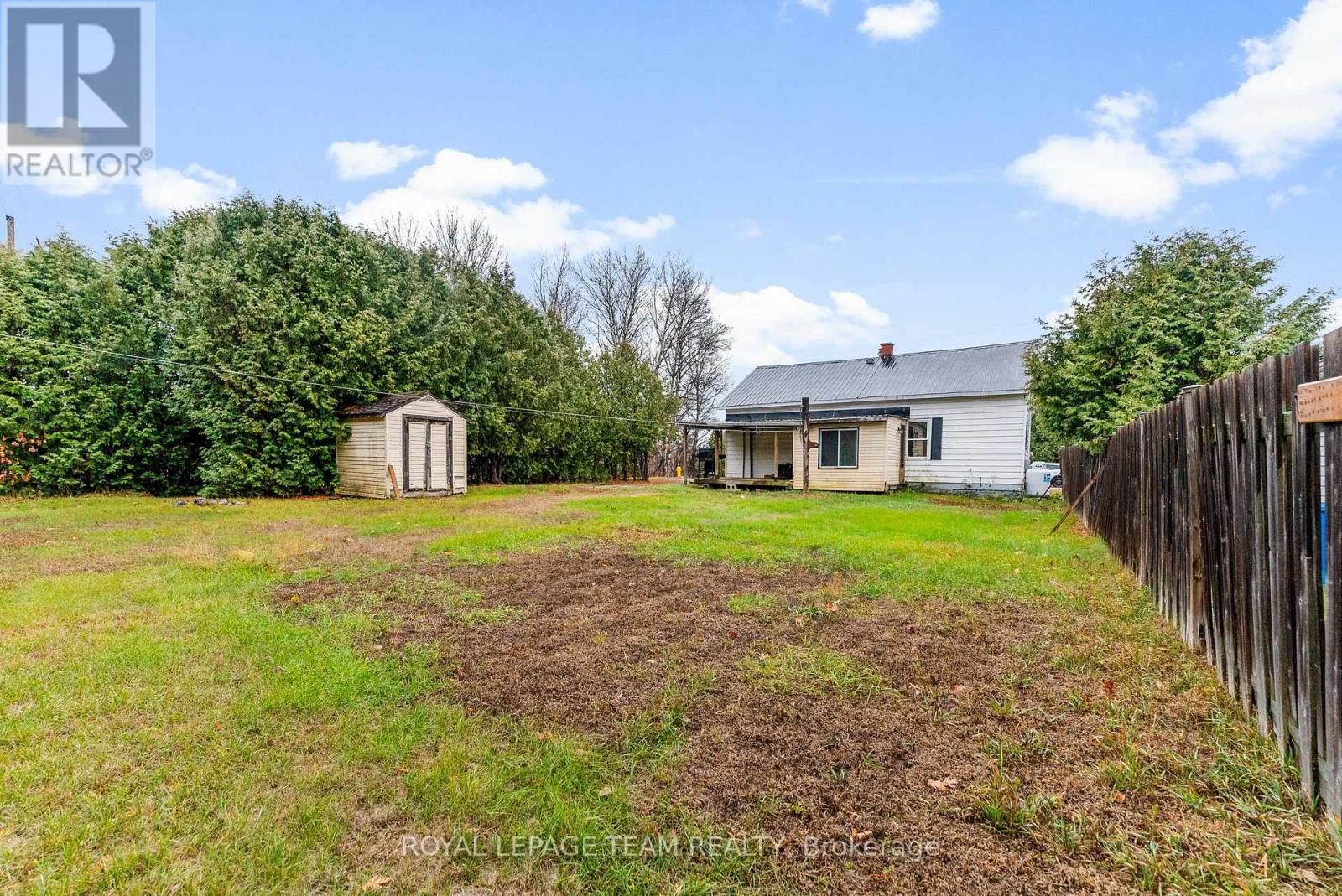 21 Philip Street, Madawaska Valley, ON - Outdoor