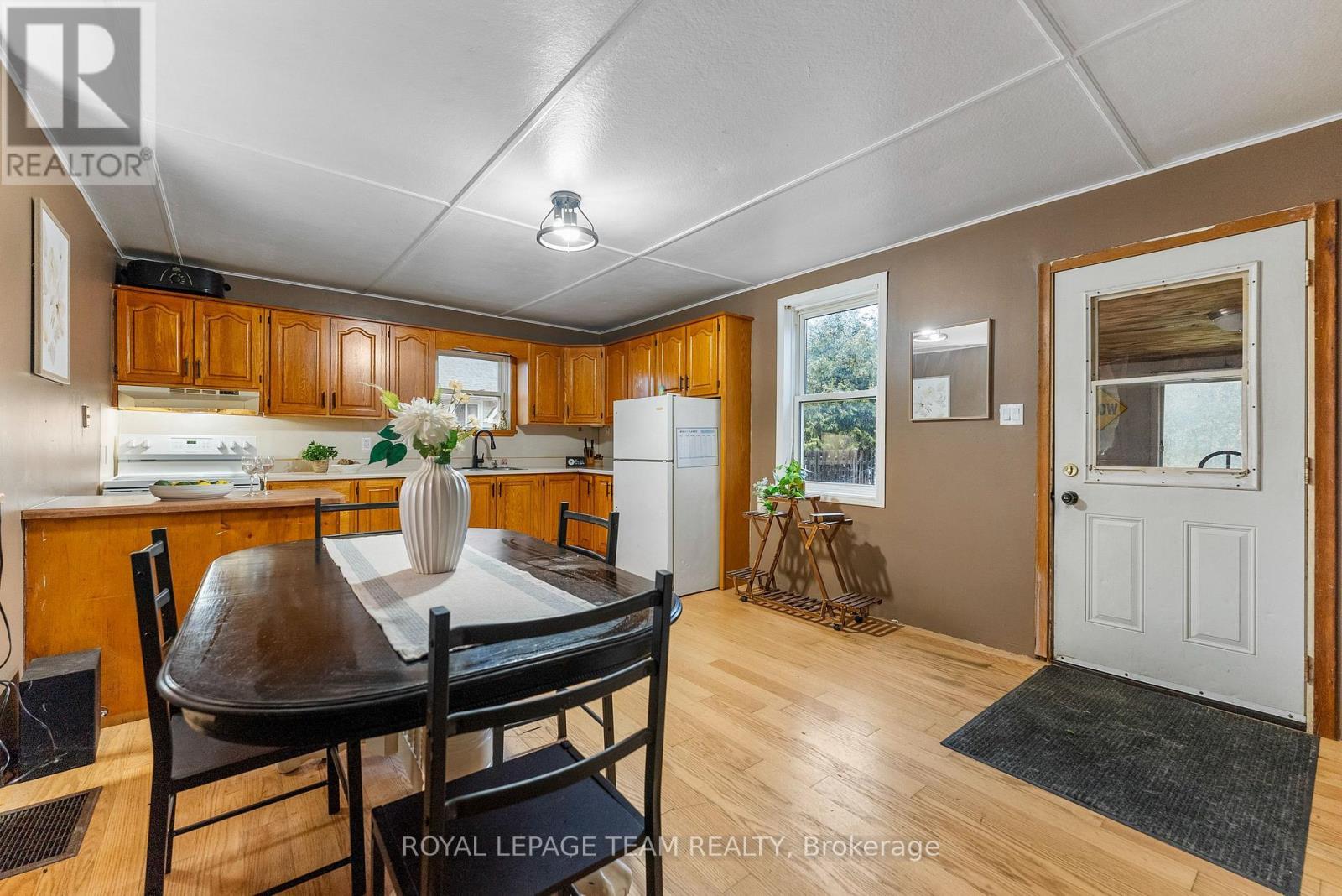 21 Philip Street, Madawaska Valley, ON - Indoor