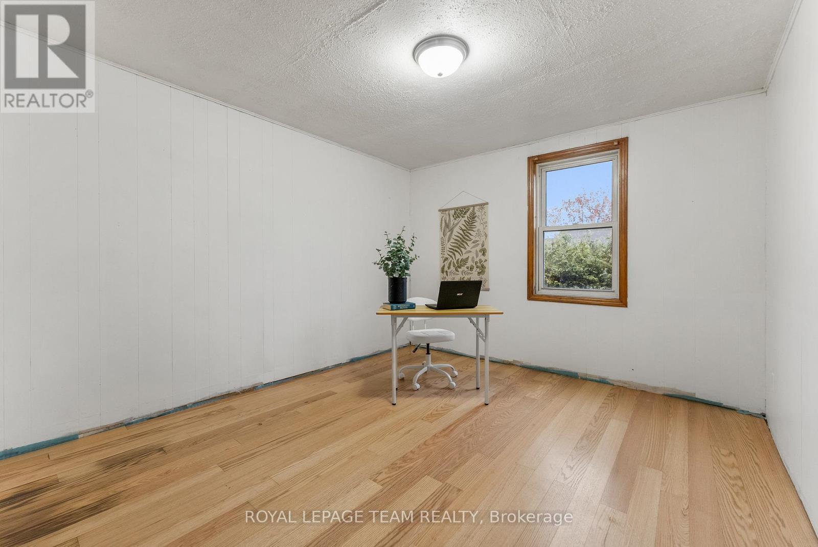 21 Philip Street, Madawaska Valley, ON - Indoor Photo Showing Other Room