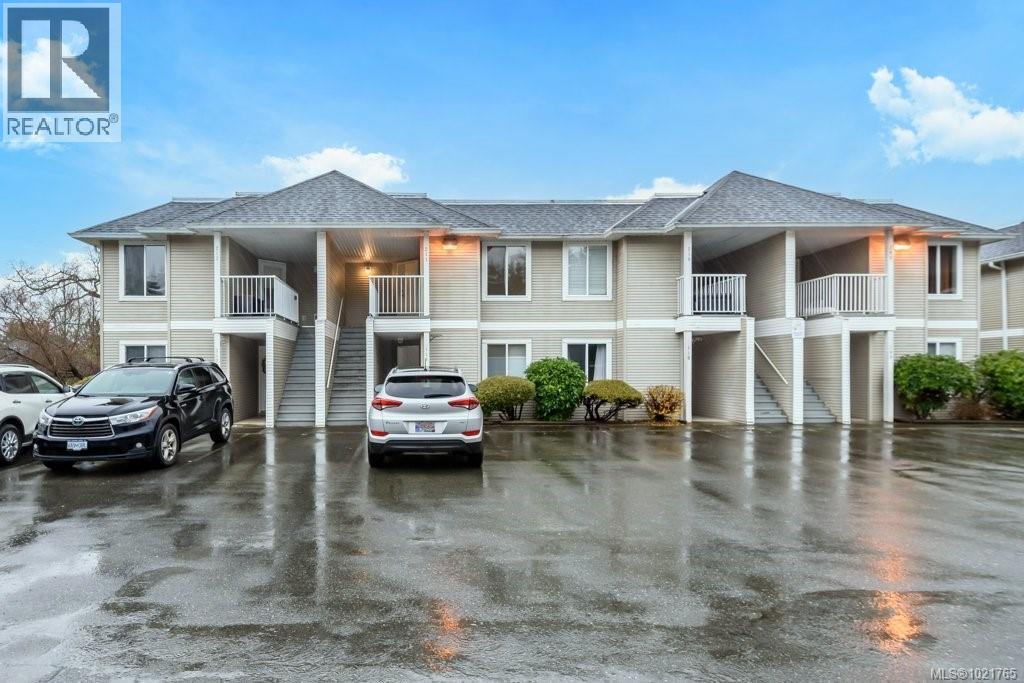 211 130 Back Rd, Courtenay, BC - Outdoor With Balcony With Facade