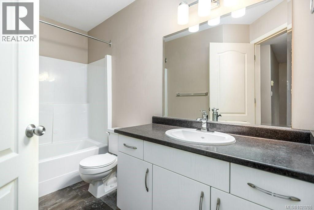 211 130 Back Rd, Courtenay, BC - Indoor Photo Showing Bathroom