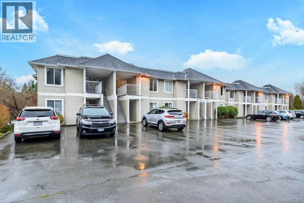 211 130 Back Rd, Courtenay, BC - Outdoor With Facade