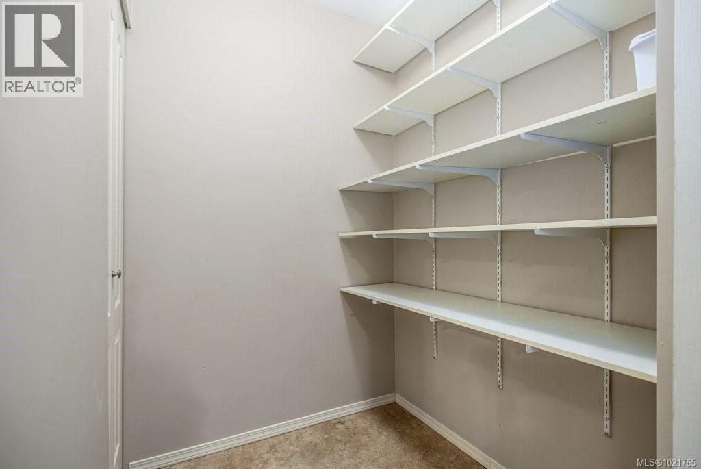 211 130 Back Rd, Courtenay, BC - Indoor With Storage