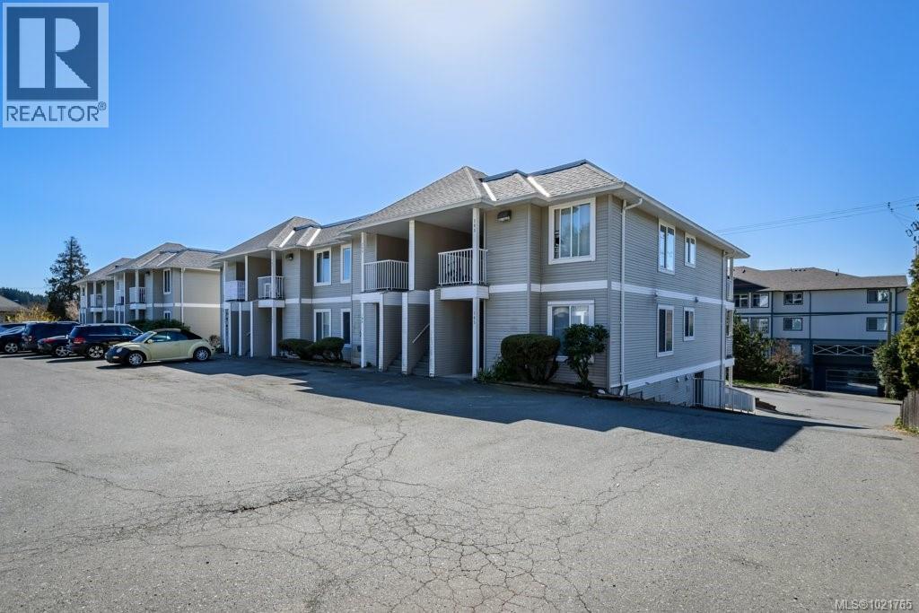 211 130 Back Rd, Courtenay, BC - Outdoor With Balcony With Facade