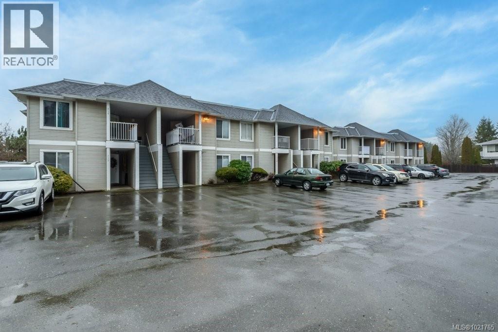 211 130 Back Rd, Courtenay, BC - Outdoor With Balcony With Facade