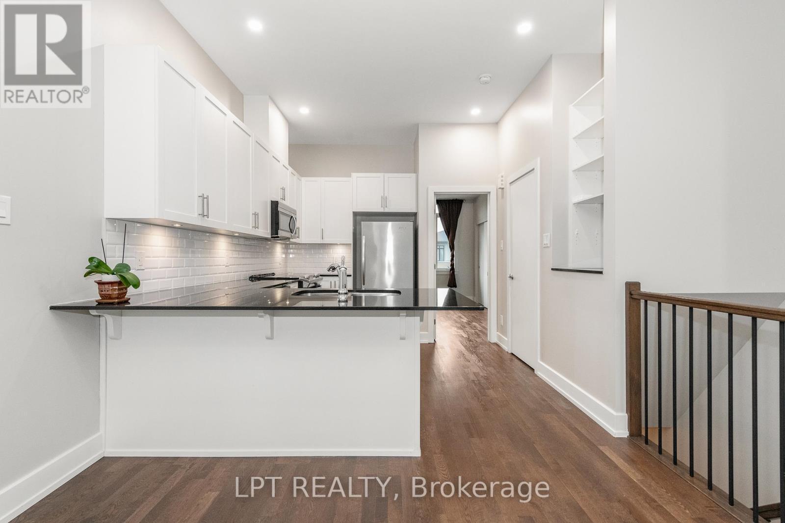 10 - 57 Bergeron Private, Ottawa, ON - Indoor Photo Showing Kitchen