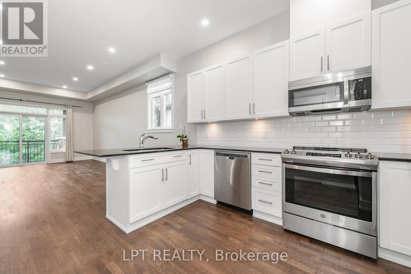 10 - 57 Bergeron Private, Ottawa, ON - Indoor Photo Showing Kitchen With Upgraded Kitchen