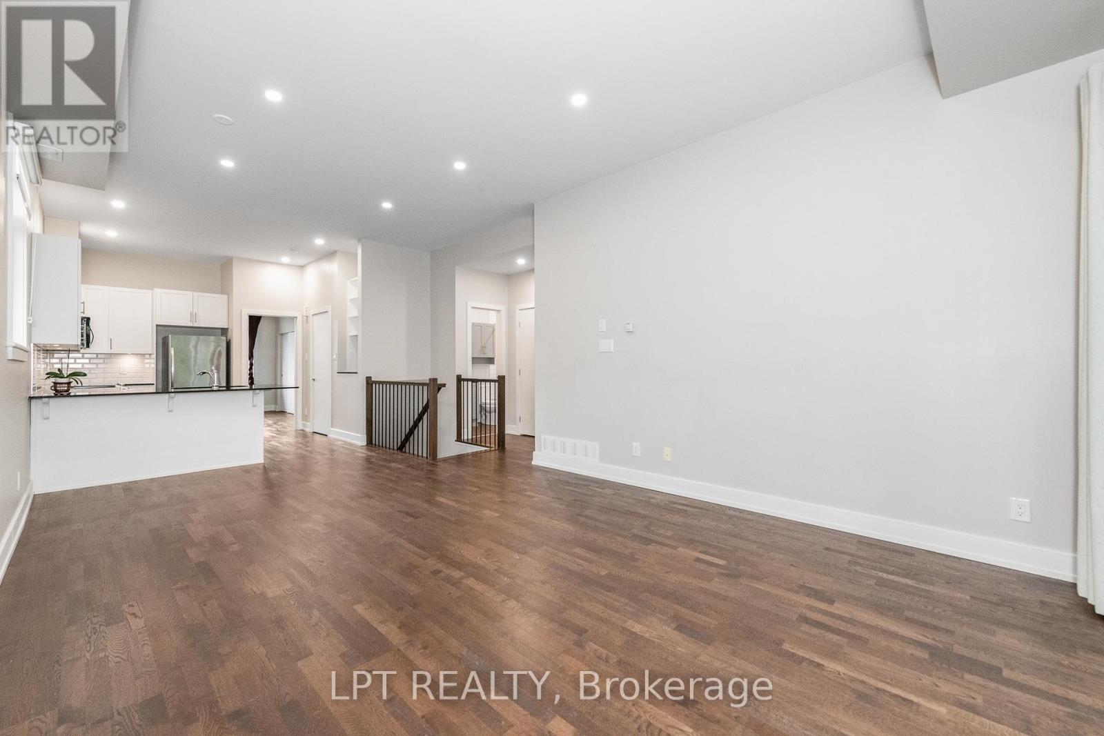 10 - 57 Bergeron Private, Ottawa, ON - Indoor Photo Showing Kitchen