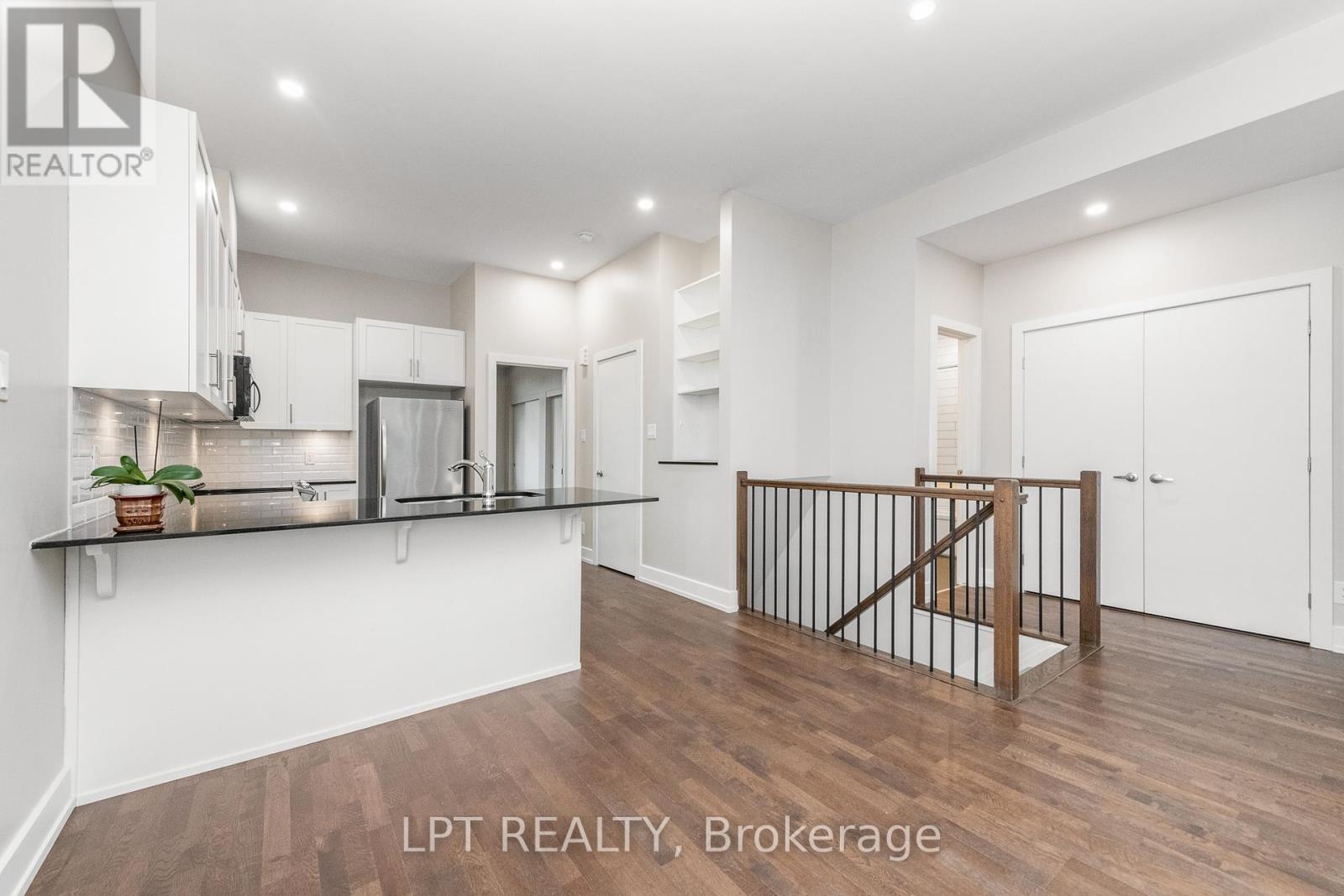 10 - 57 Bergeron Private, Ottawa, ON - Indoor Photo Showing Kitchen