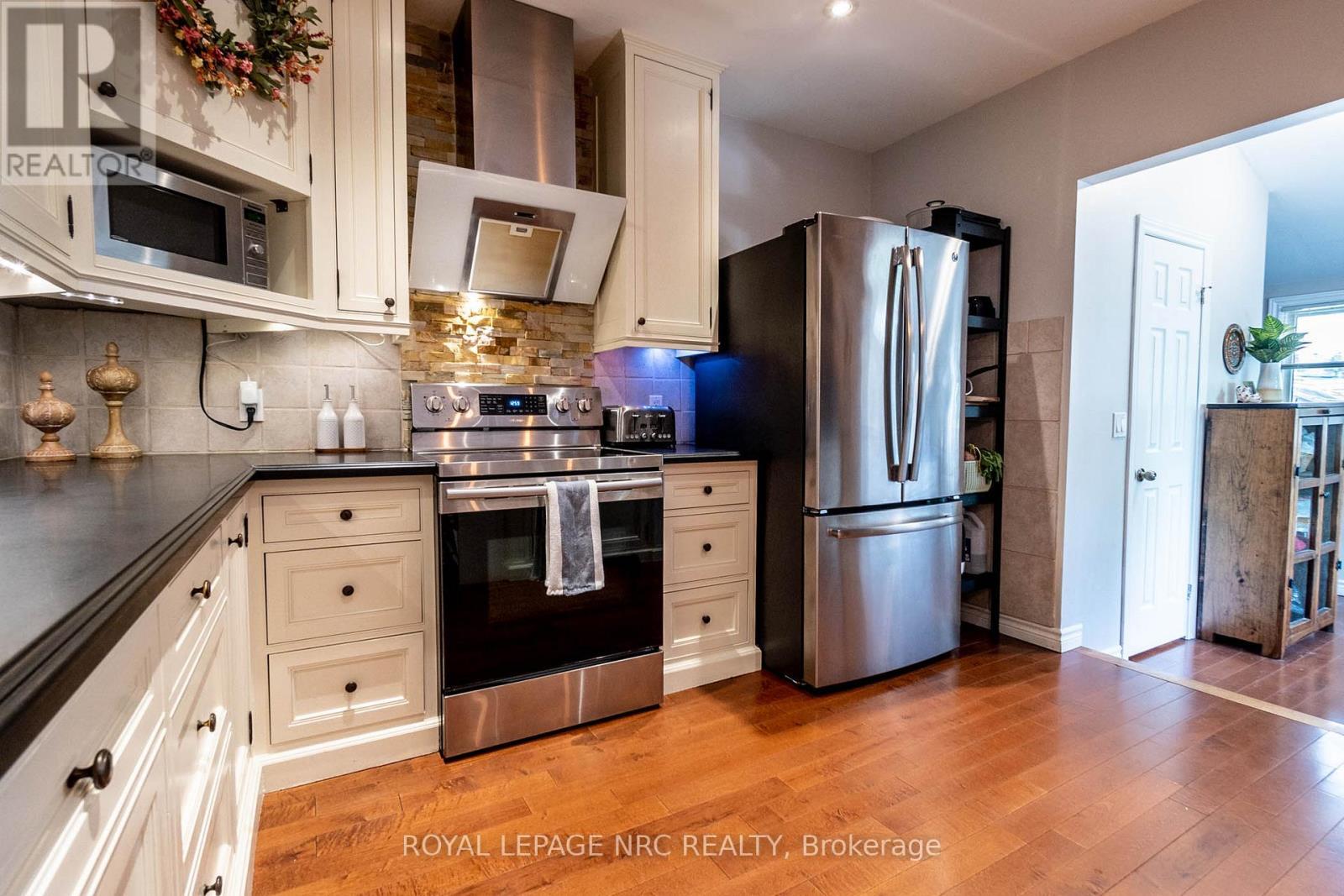 13 Violet Street, St. Catharines (Grapeview), ON