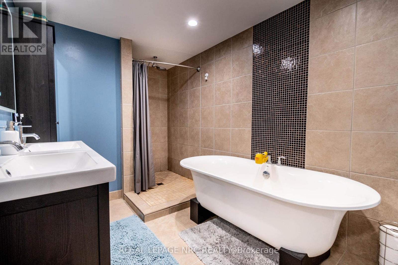 13 Violet Street, St. Catharines (Grapeview), ON