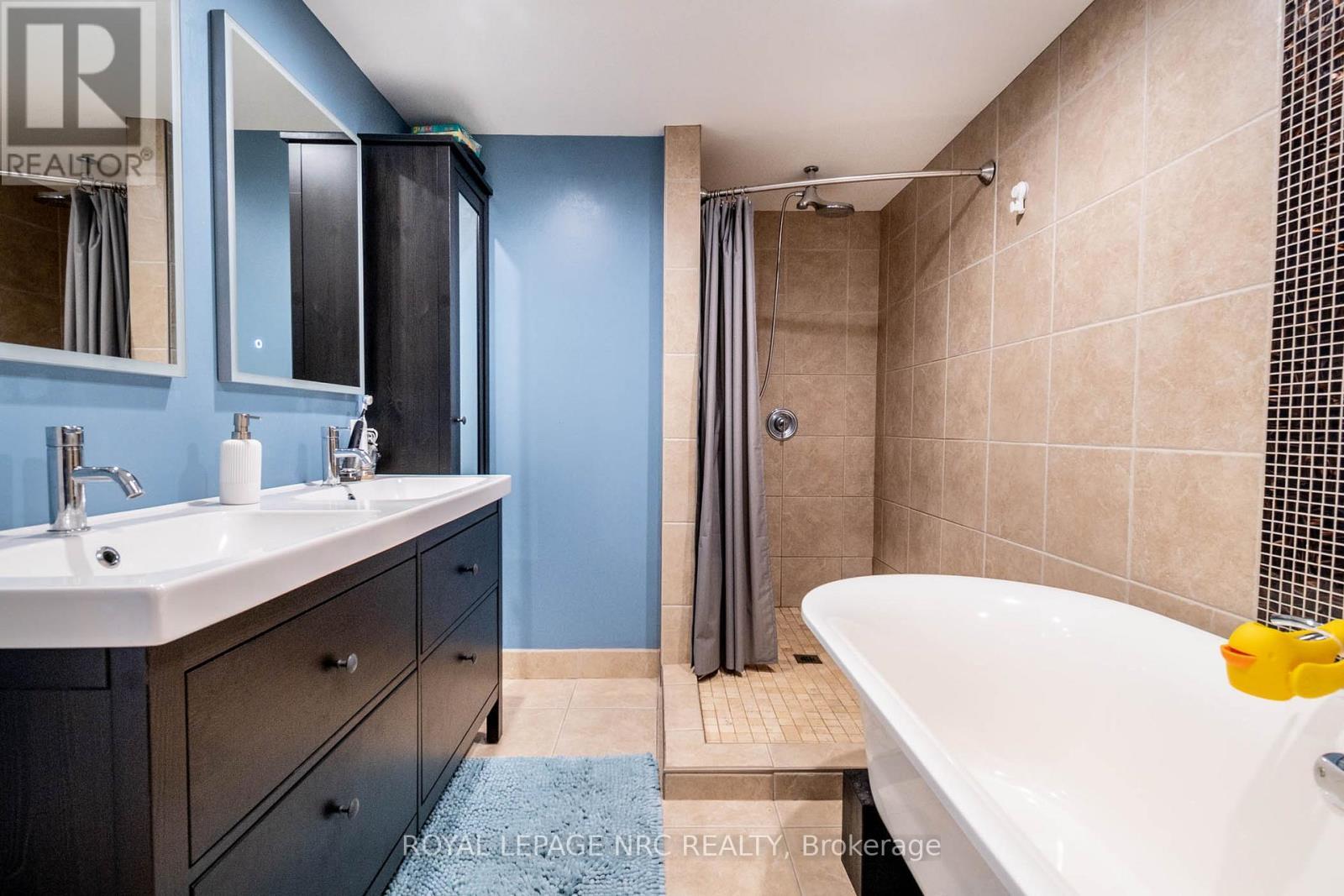 13 Violet Street, St. Catharines (Grapeview), ON