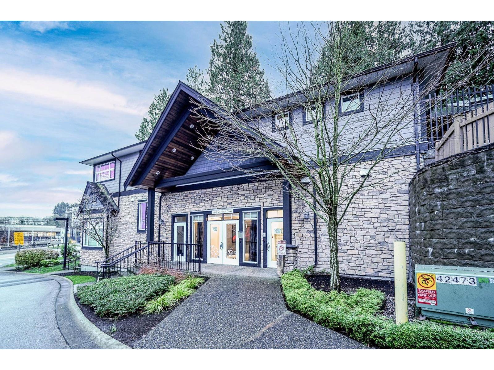 100 6299 144 Street, Surrey, BC - Outdoor