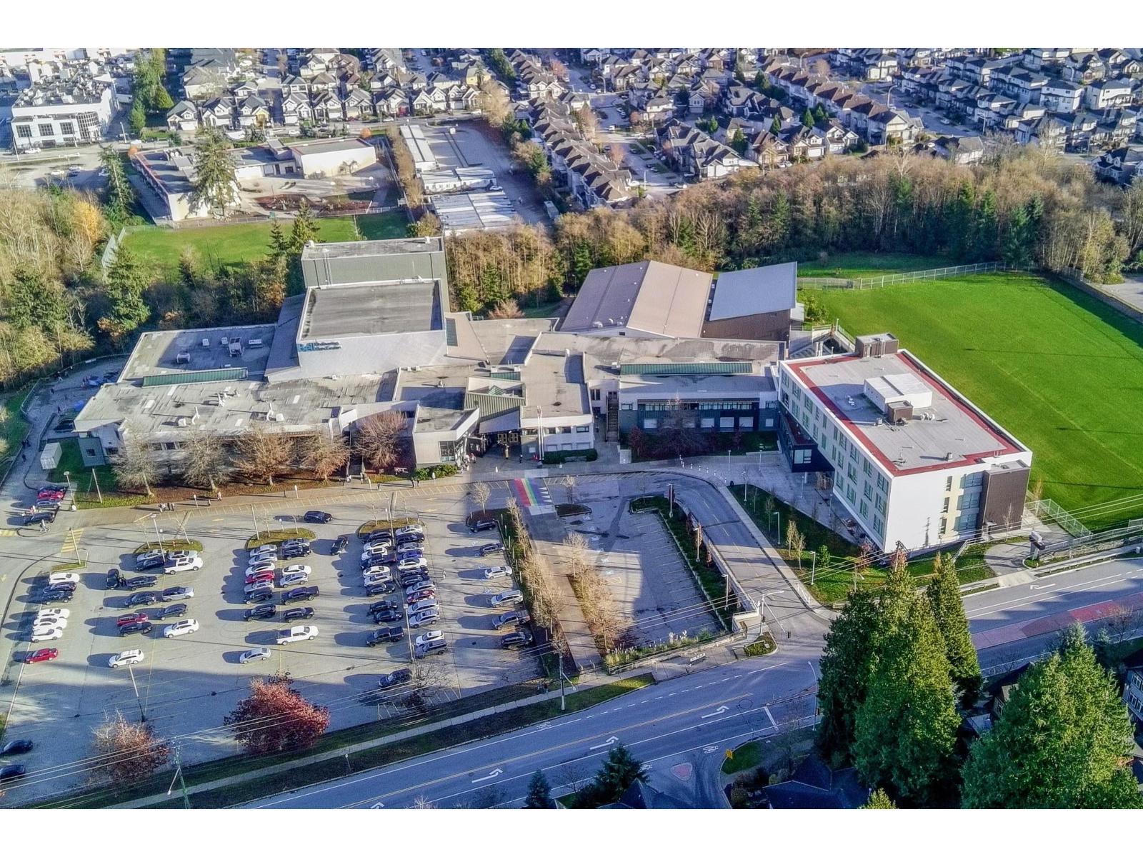 100 6299 144 Street, Surrey, BC - Outdoor With View