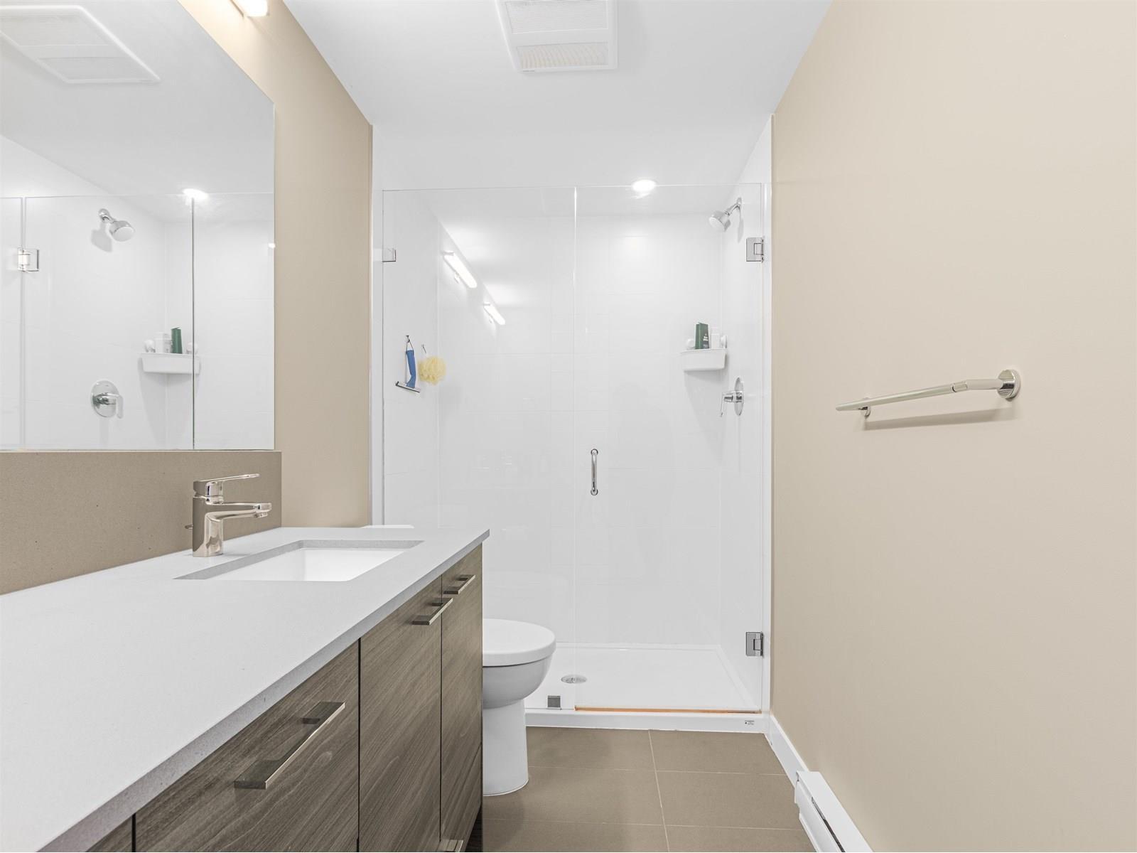 626 13963 105 Boulevard, Surrey, BC - Indoor Photo Showing Bathroom