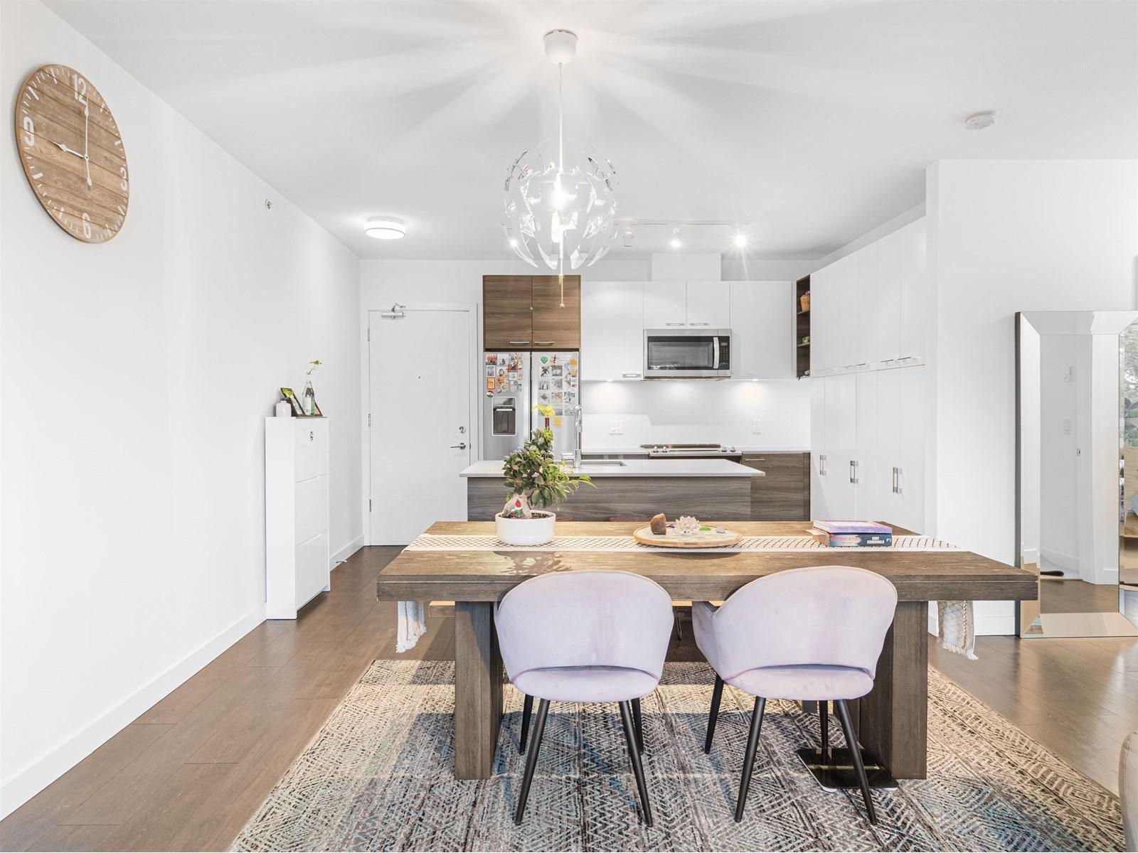 626 13963 105 Boulevard, Surrey, BC - Indoor Photo Showing Dining Room