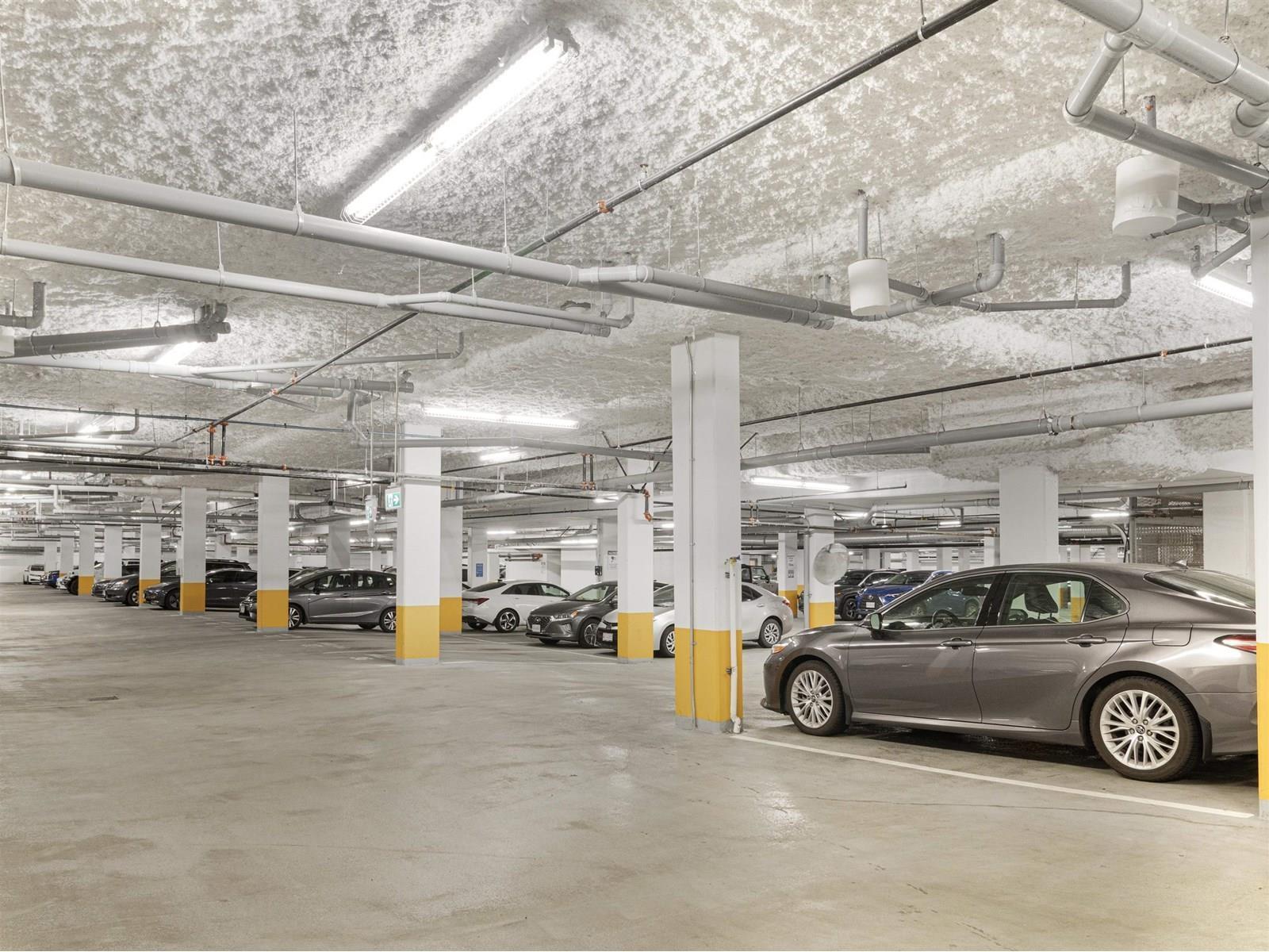 626 13963 105 Boulevard, Surrey, BC - Indoor Photo Showing Garage