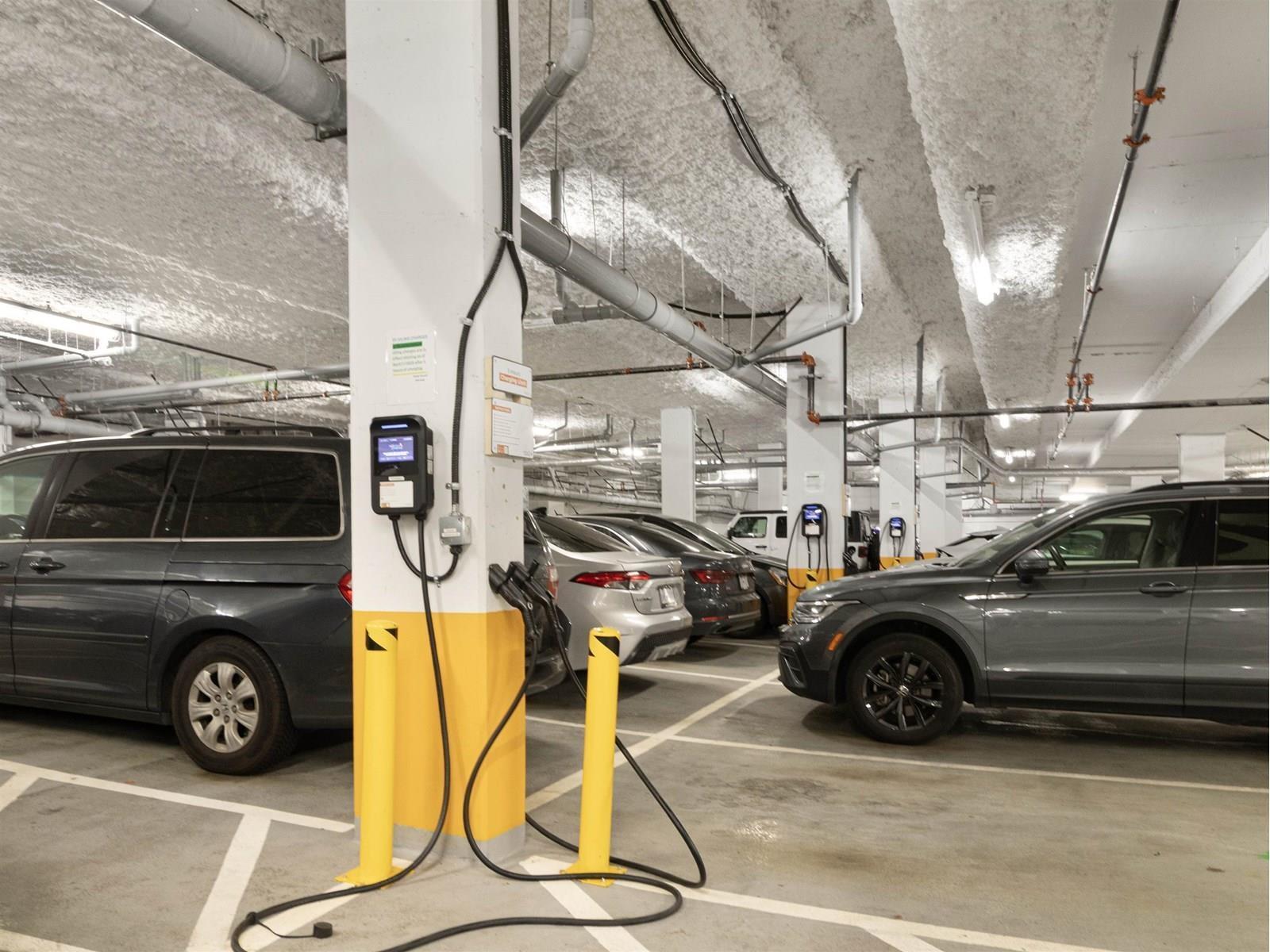 626 13963 105 Boulevard, Surrey, BC - Indoor Photo Showing Garage