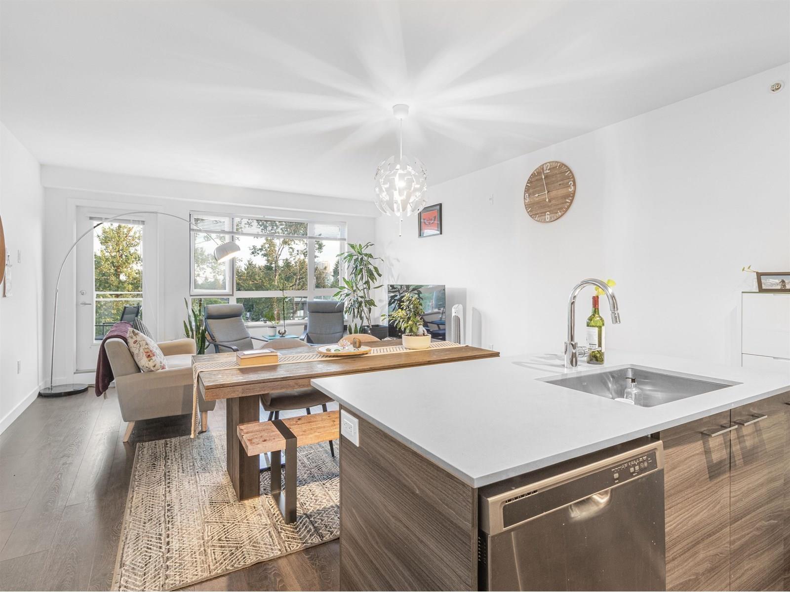 626 13963 105 Boulevard, Surrey, BC - Indoor