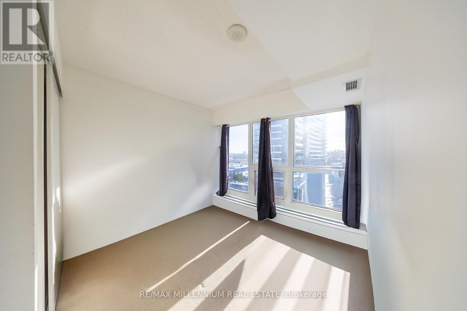 801 - 72 Esther Shiner Boulevard, Toronto, ON - Indoor Photo Showing Other Room