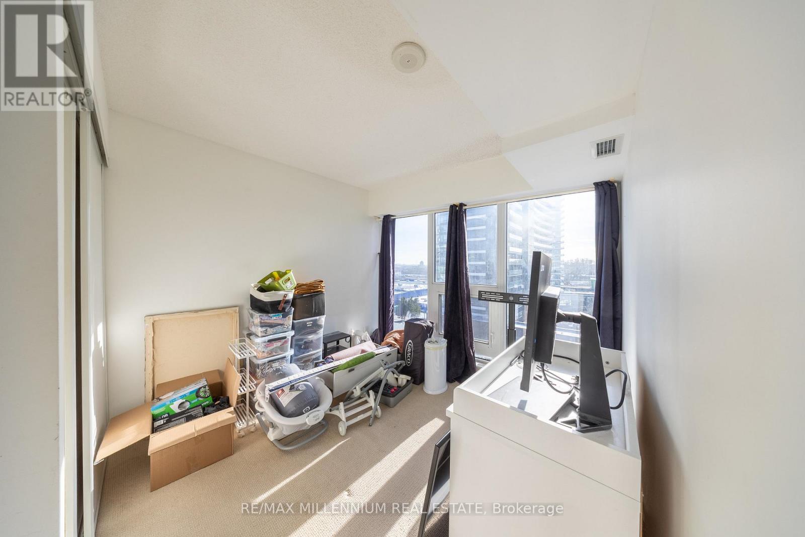 801 - 72 Esther Shiner Boulevard, Toronto, ON - Indoor Photo Showing Other Room