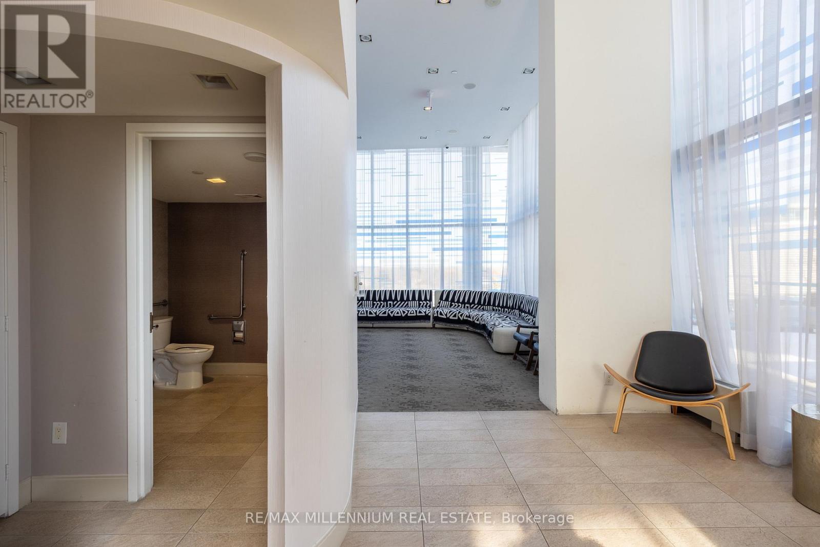 801 - 72 Esther Shiner Boulevard, Toronto, ON - Indoor Photo Showing Other Room