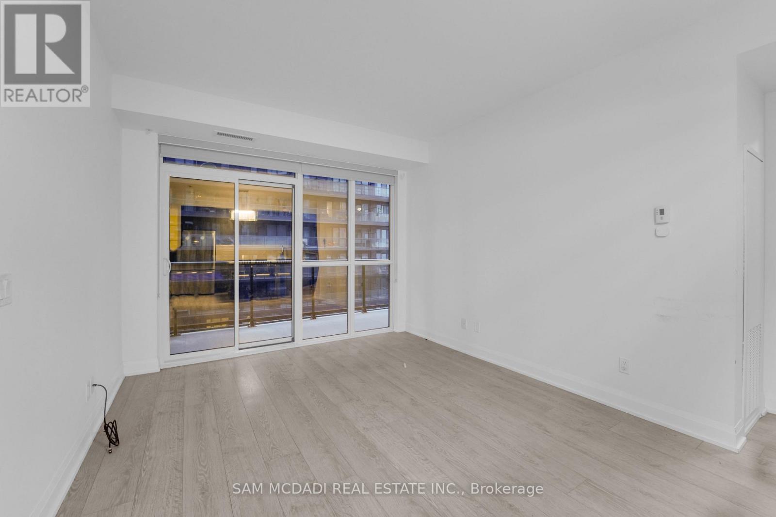 1010 - 110 Marine Parade Drive, Toronto, ON - Indoor Photo Showing Other Room