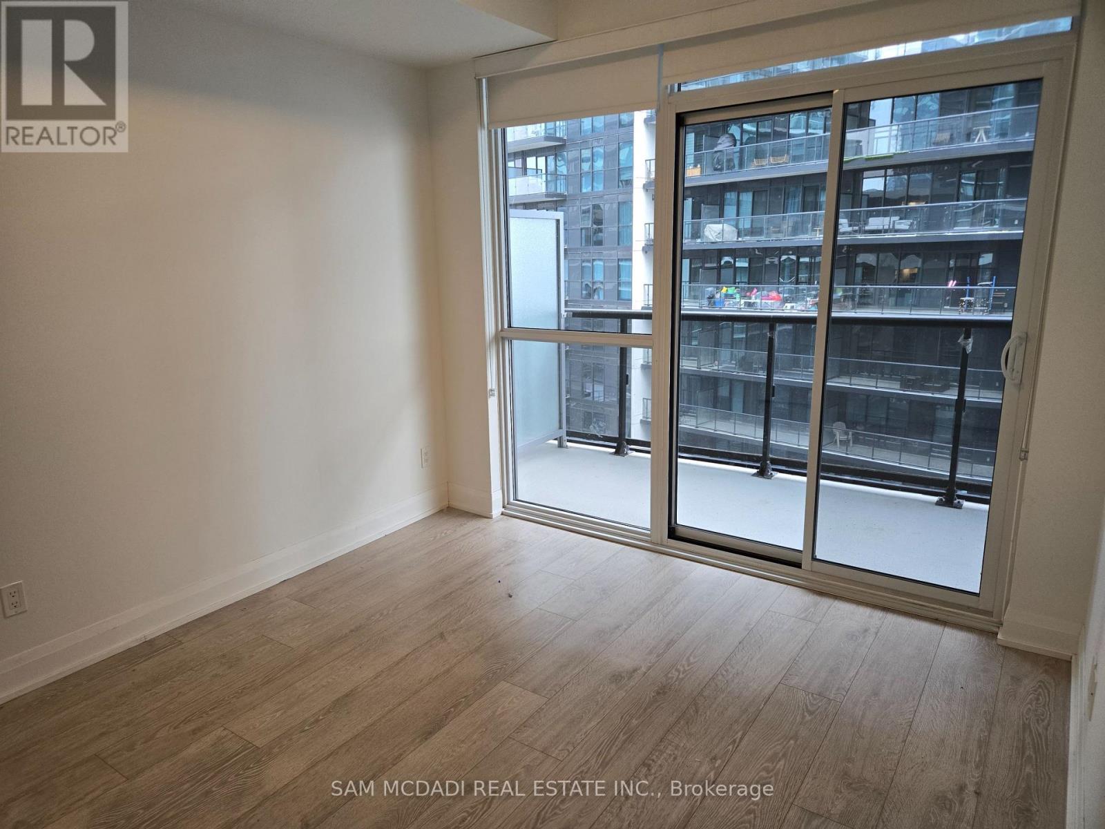 1010 - 110 Marine Parade Drive, Toronto, ON