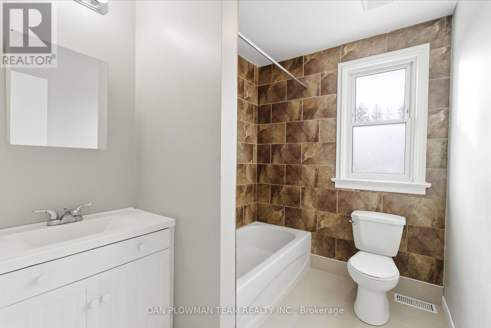 121 Dorset Street E, Port Hope, ON - Indoor Photo Showing Bathroom