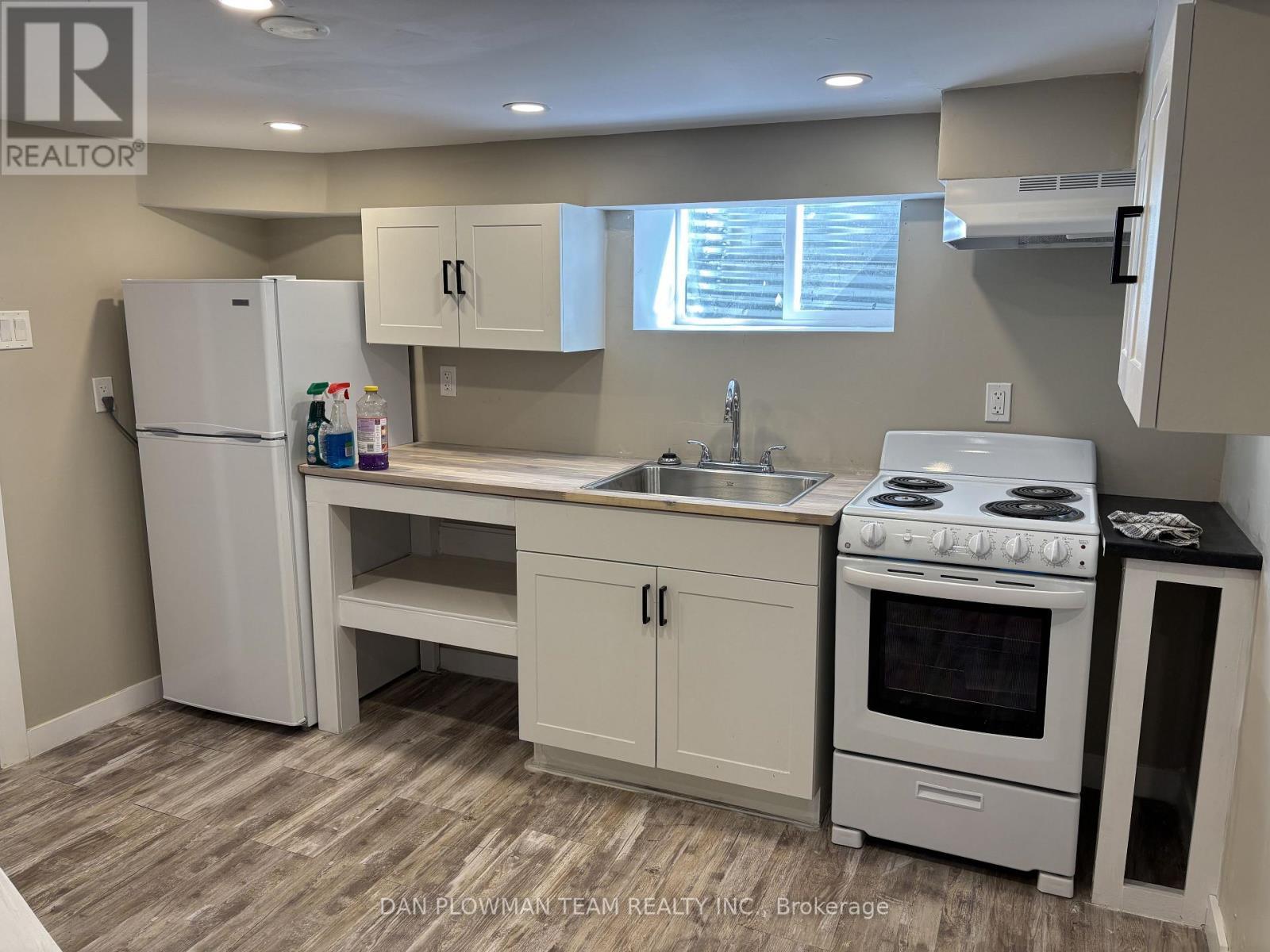 121 Dorset Street E, Port Hope, ON - Indoor Photo Showing Kitchen