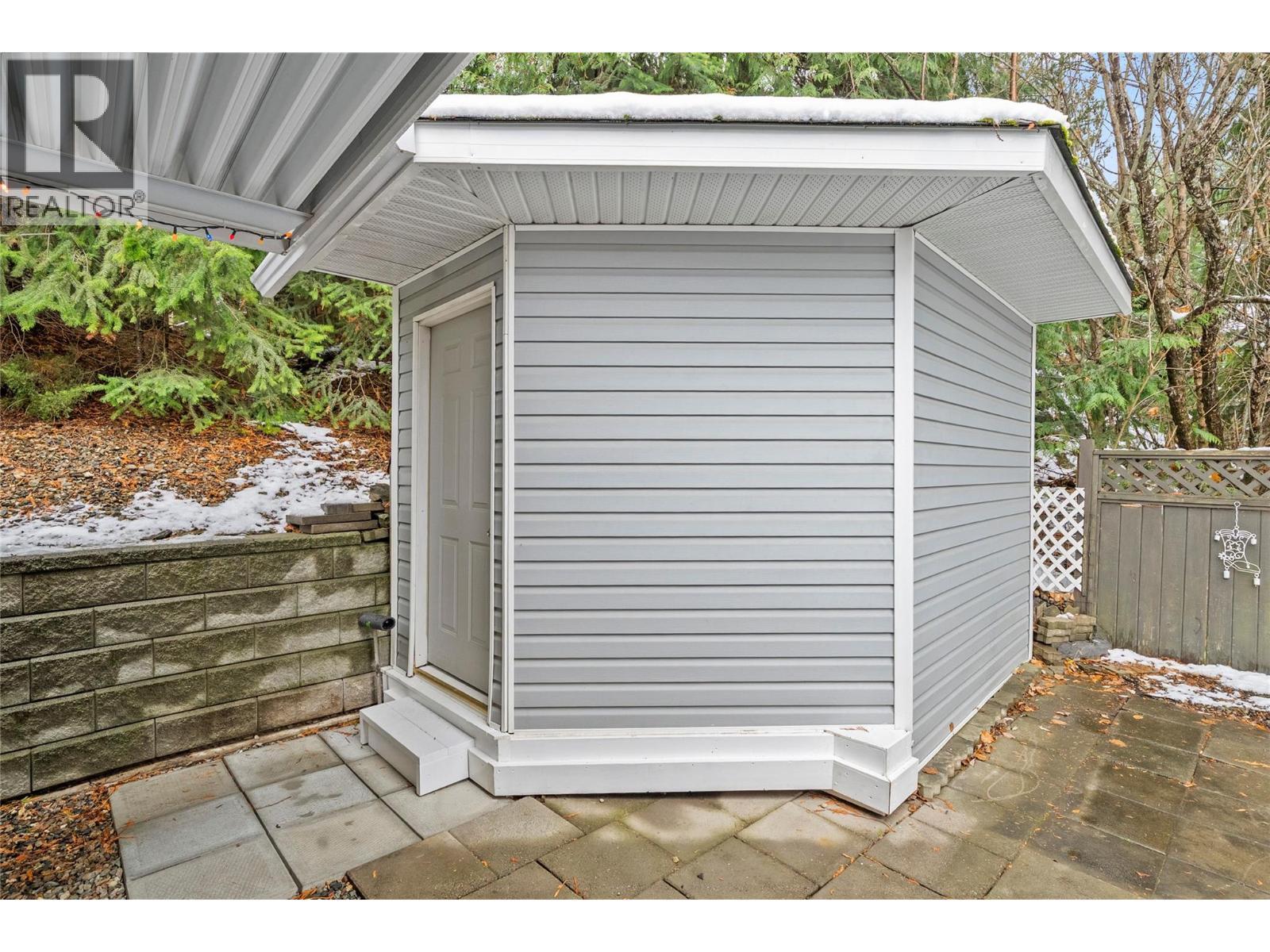 2421 Mount Tuam Crescent, Sorrento, BC - Outdoor With Exterior