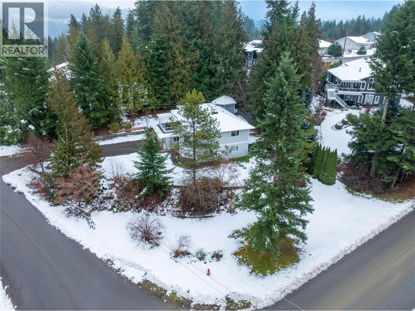 2421 Mount Tuam Crescent, Sorrento, BC - Outdoor With View