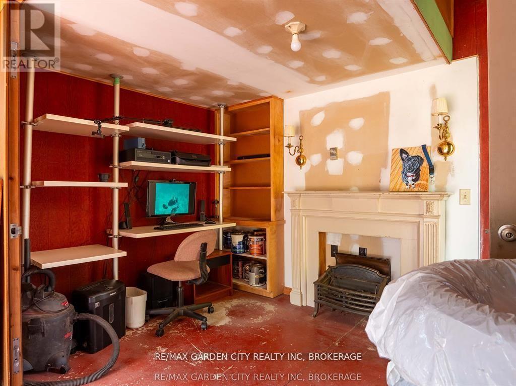 46 Henley Drive, St. Catharines (Martindale Pond), ON - Indoor