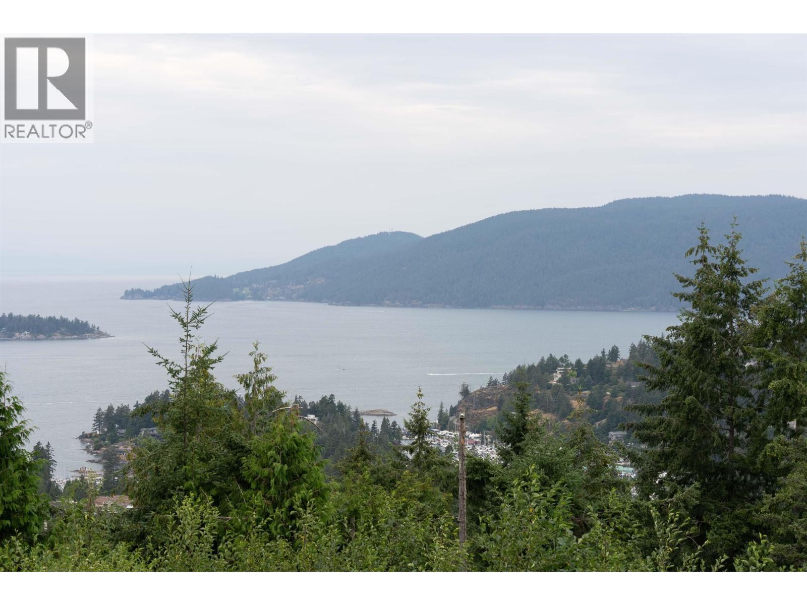 4783 Westwood Place, West Vancouver, BC