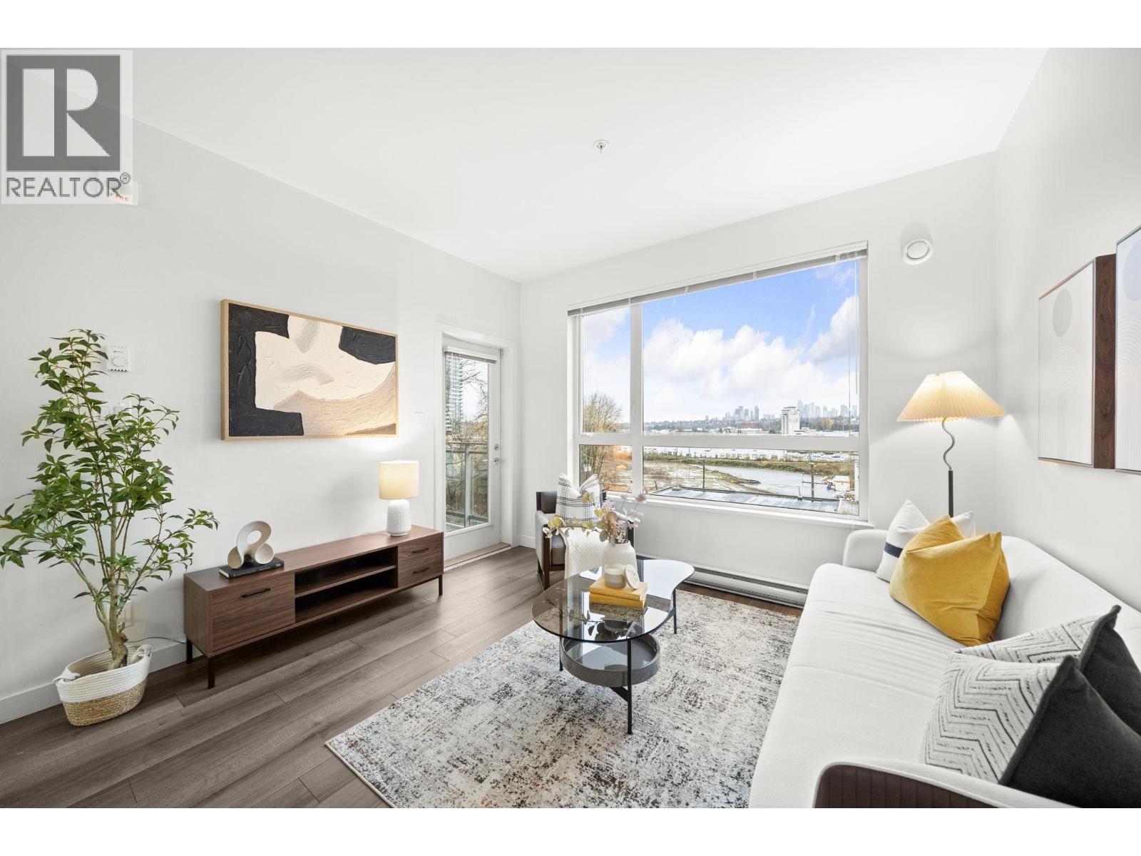511 2188 Madison Avenue, Burnaby, BC - Indoor Photo Showing Living Room