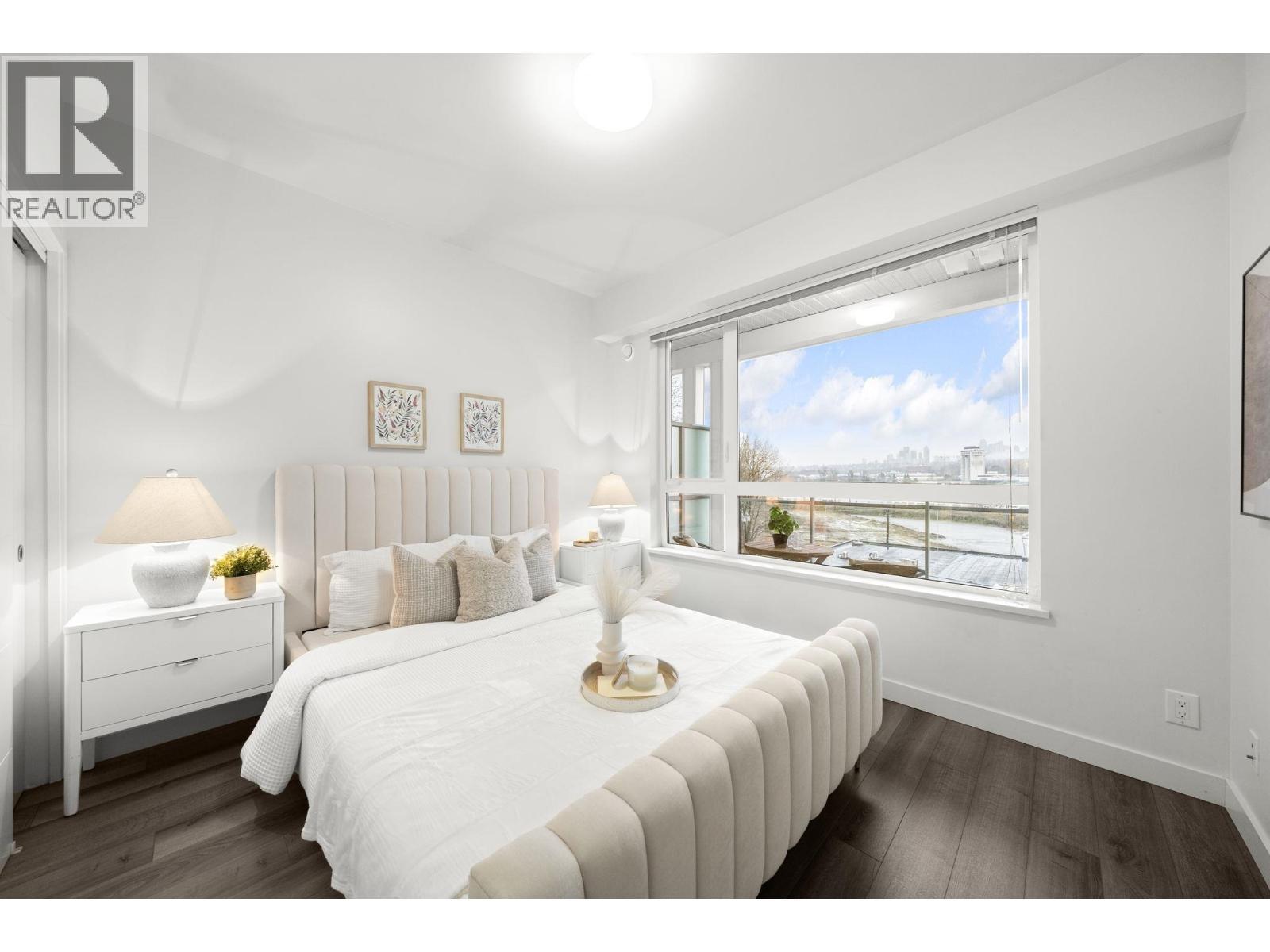 511 2188 Madison Avenue, Burnaby, BC - Indoor Photo Showing Bedroom