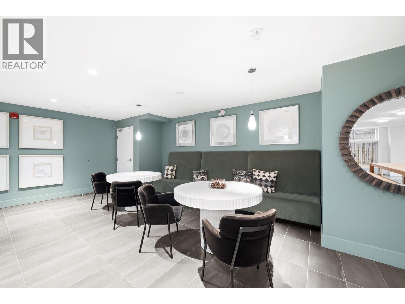 511 2188 Madison Avenue, Burnaby, BC - Indoor Photo Showing Dining Room