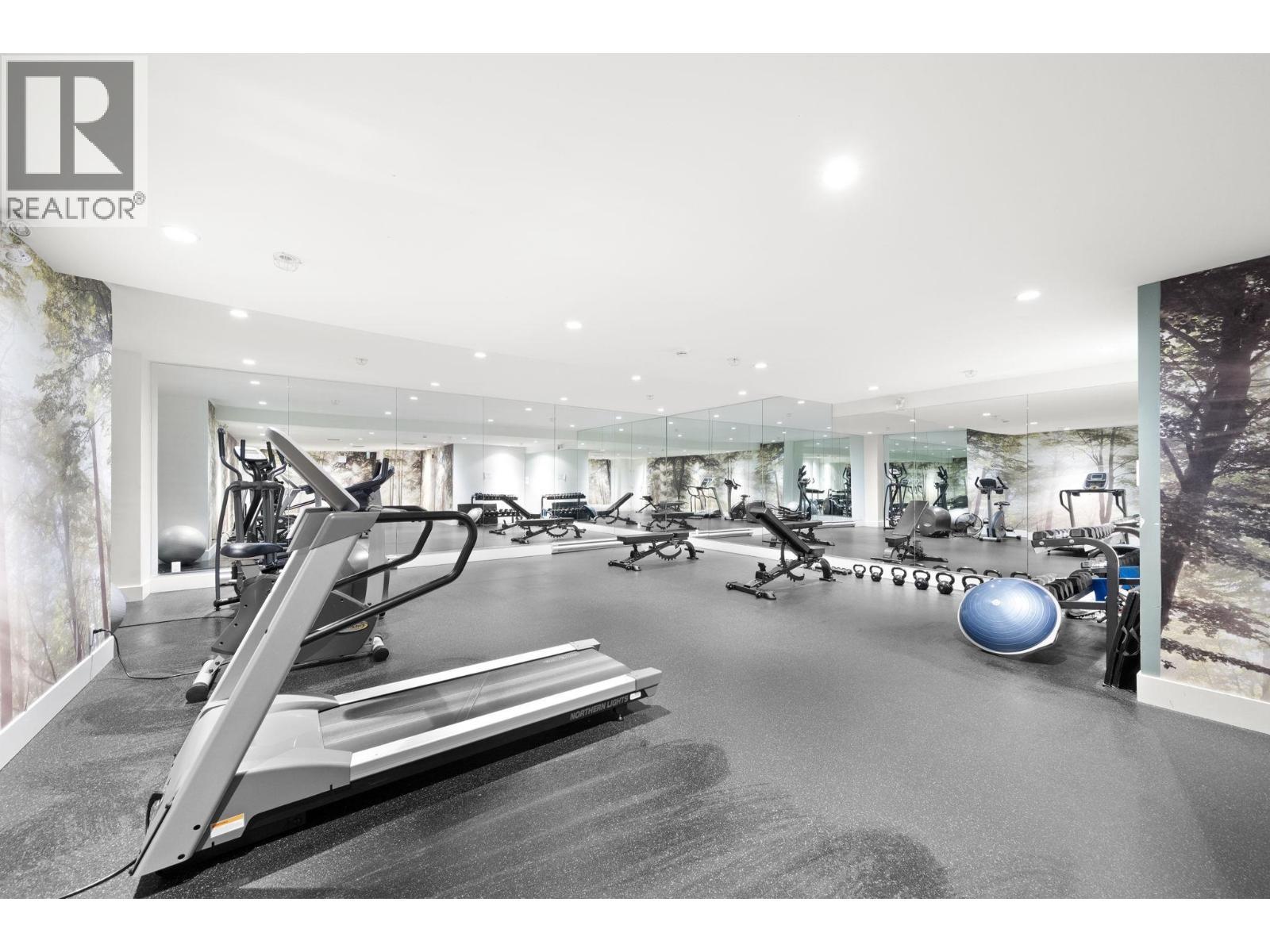 511 2188 Madison Avenue, Burnaby, BC - Indoor Photo Showing Gym Room