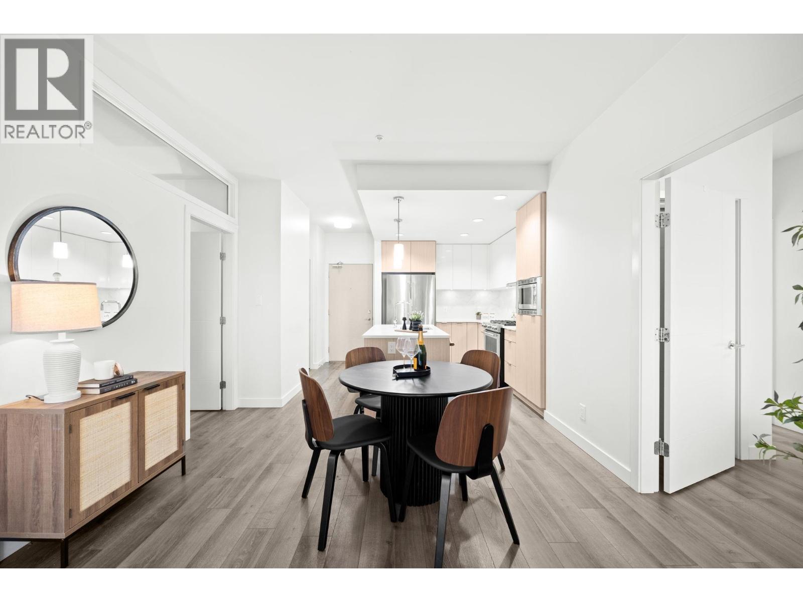 511 2188 Madison Avenue, Burnaby, BC - Indoor Photo Showing Dining Room