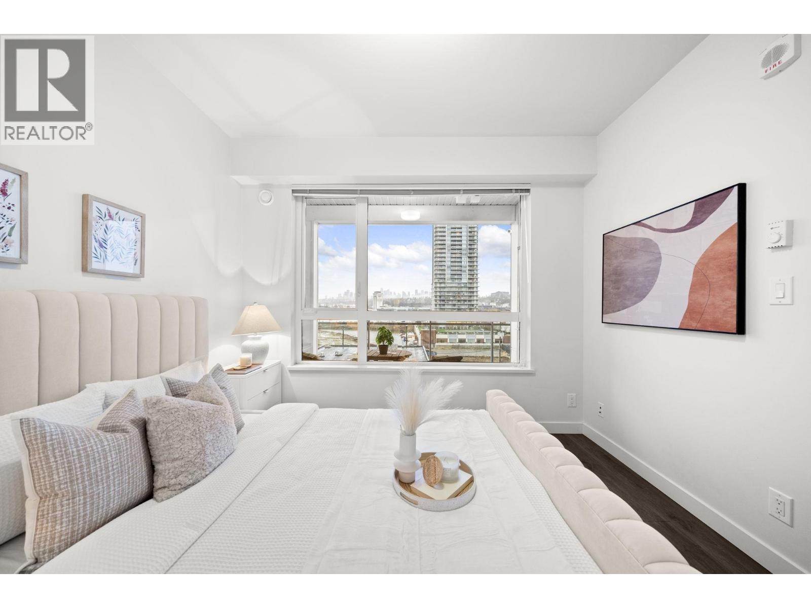 511 2188 Madison Avenue, Burnaby, BC - Indoor Photo Showing Bedroom