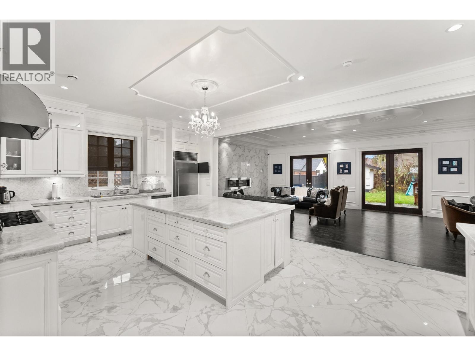 4434 60B Street, Delta, BC - Indoor Photo Showing Kitchen