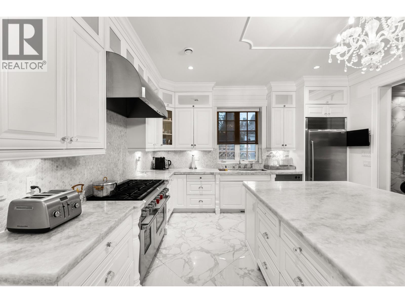 4434 60B Street, Delta, BC - Indoor Photo Showing Kitchen With Upgraded Kitchen