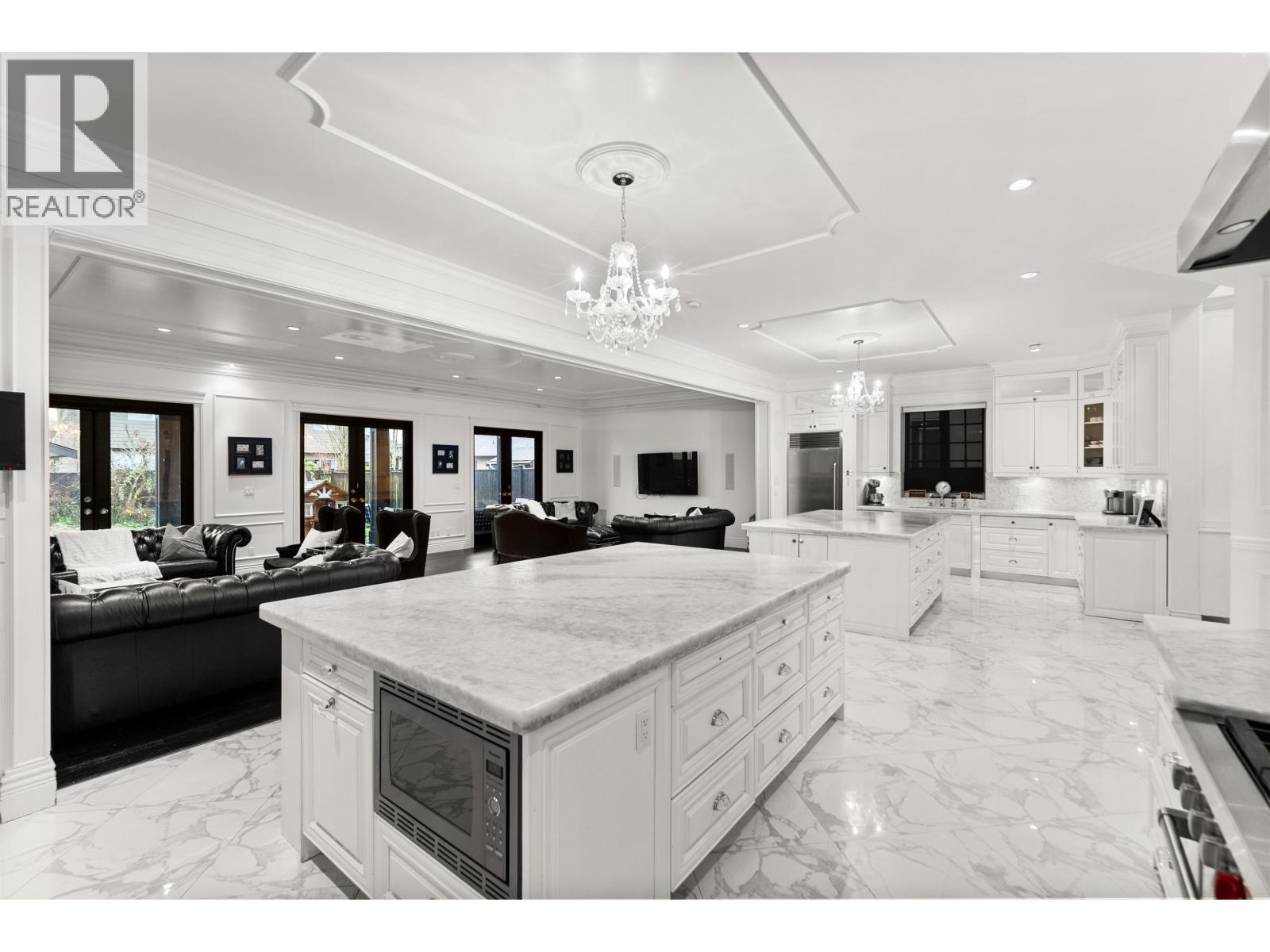 4434 60B Street, Delta, BC - Indoor Photo Showing Kitchen With Upgraded Kitchen