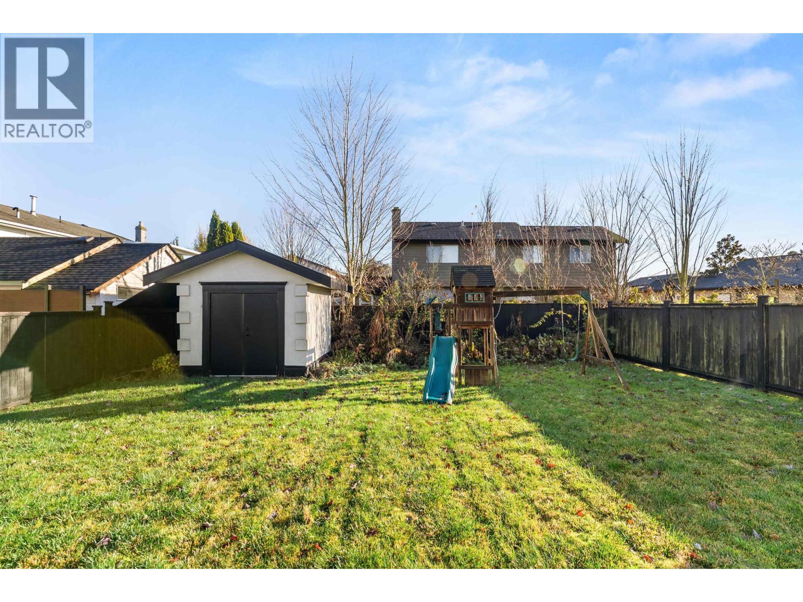 4434 60B Street, Delta, BC - Outdoor With Backyard