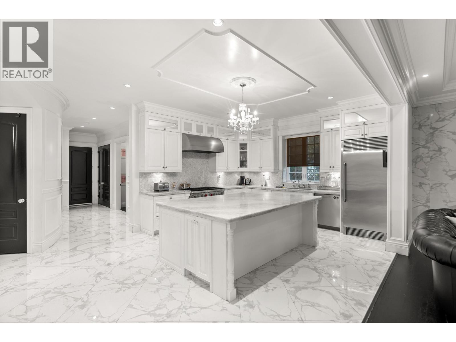 4434 60B Street, Delta, BC - Indoor Photo Showing Kitchen With Upgraded Kitchen