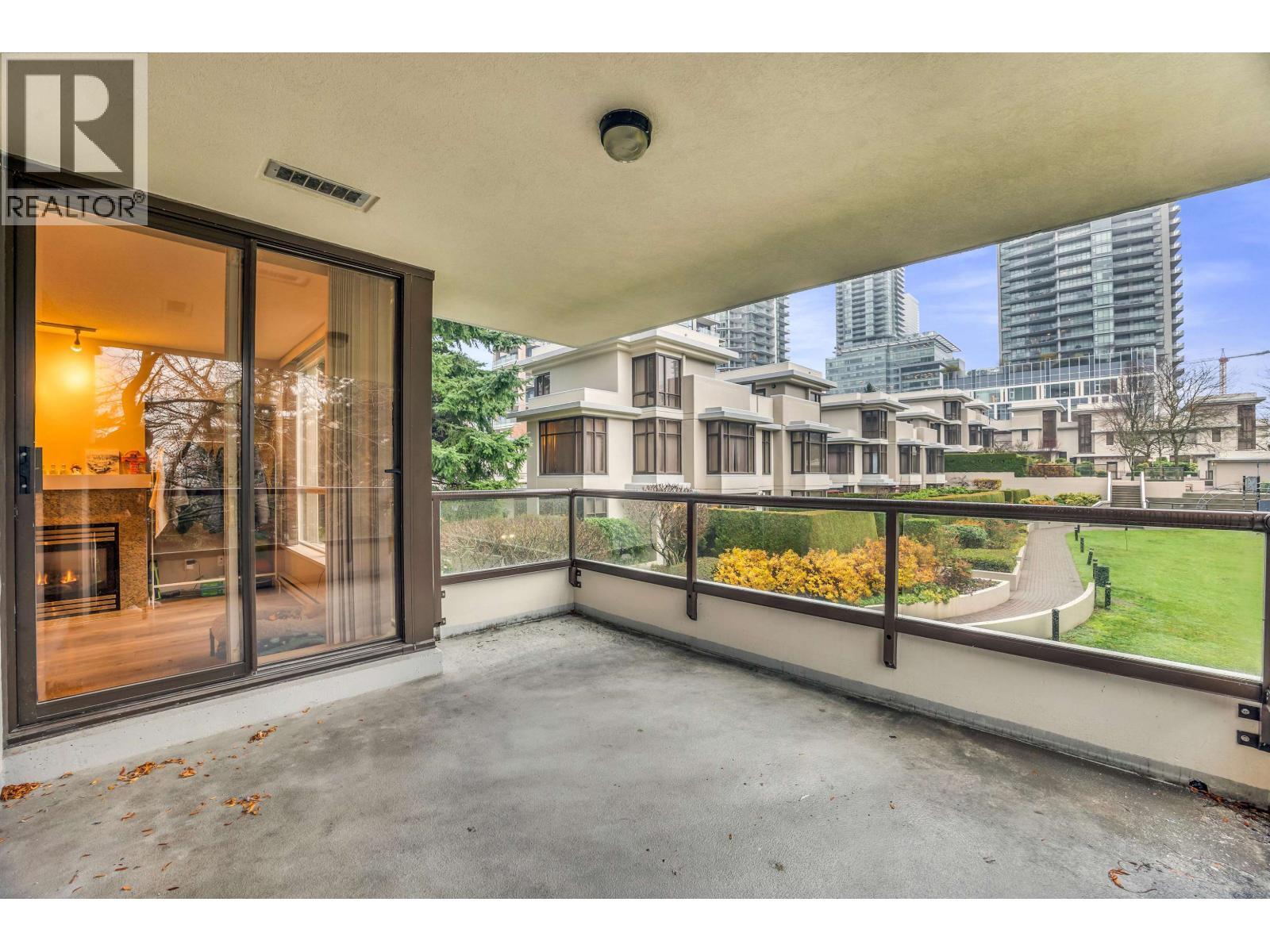 201 2138 Madison Avenue, Burnaby, BC - Outdoor With Balcony