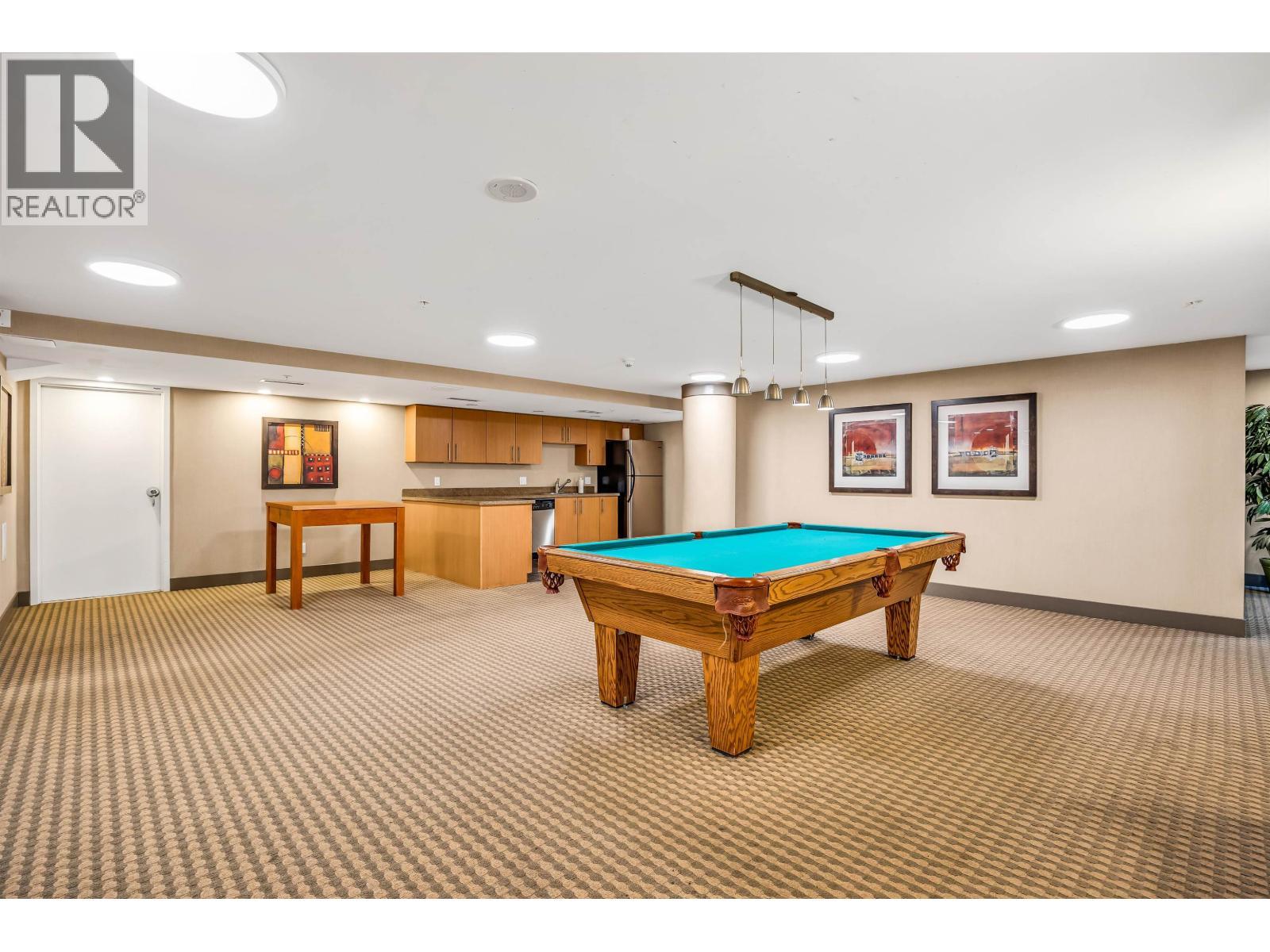 201 2138 Madison Avenue, Burnaby, BC - Indoor Photo Showing Other Room